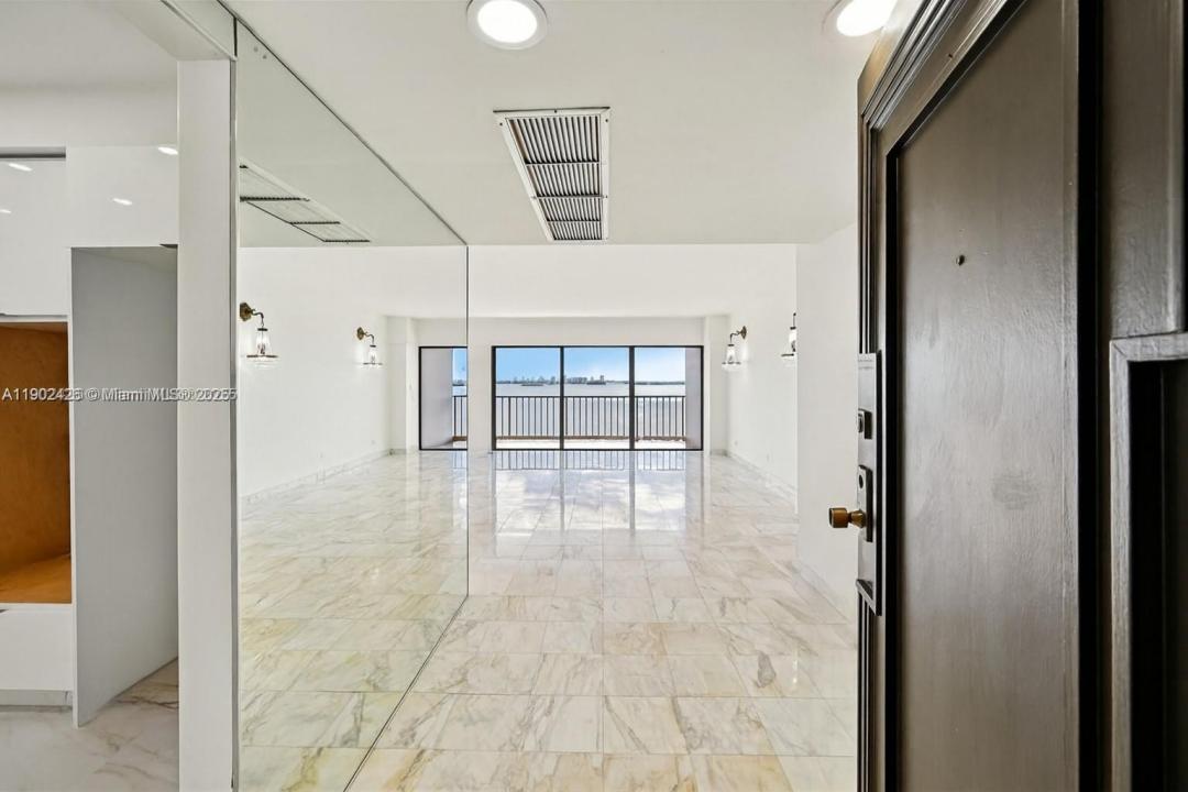 1800 NE 114th St 1004, Miami, Flórida 33181, Estados Unidos