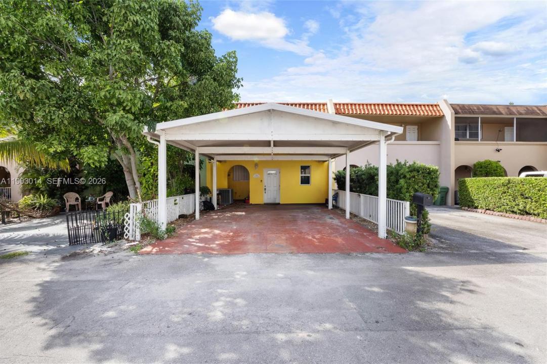 7144 W 2nd Ln, Hialeah, Floryda 33014, USA