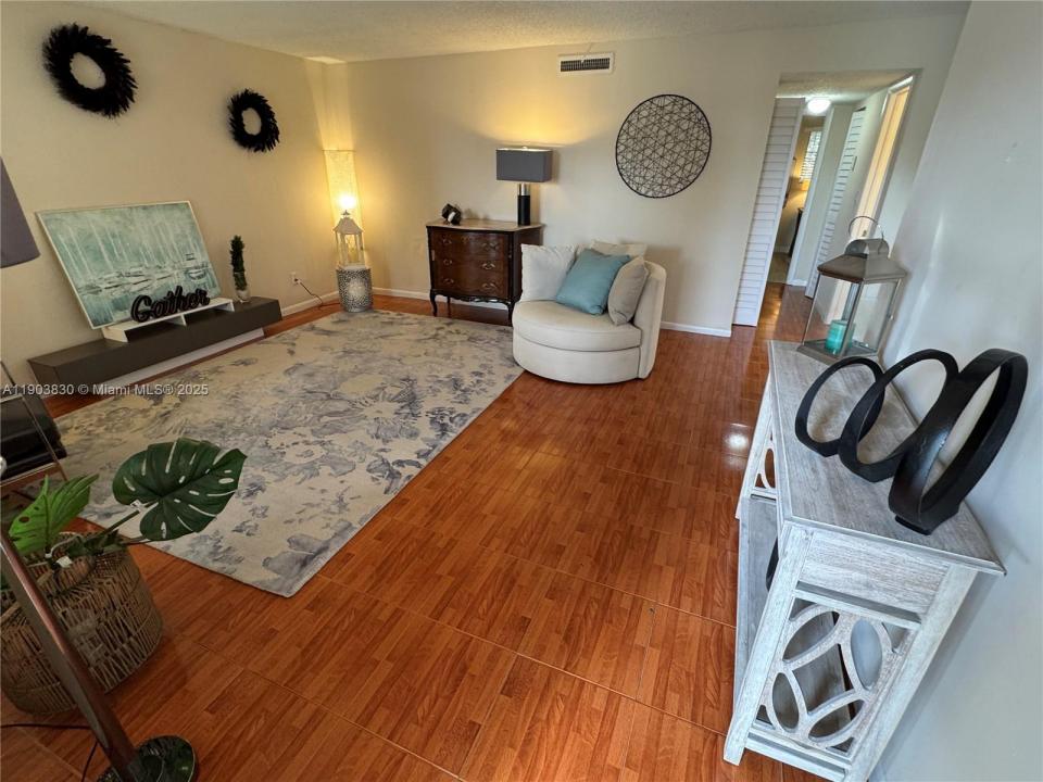 6900 SW 39th St 206J, Davie, Florida 33314, USA