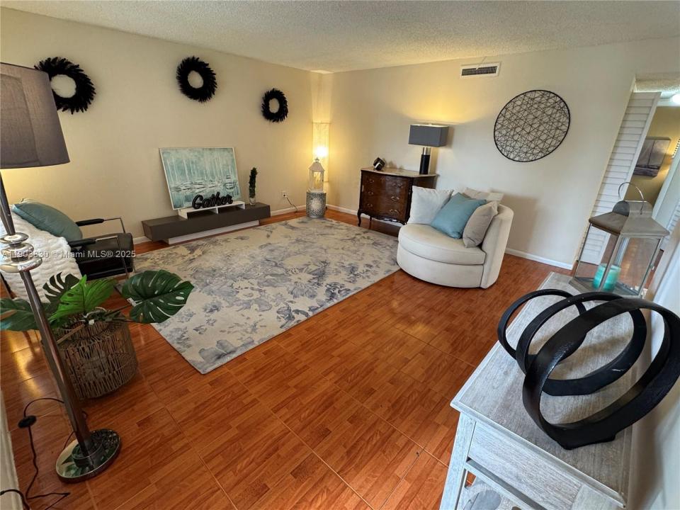 6900 SW 39th St 206J, Davie, Florida 33314, USA