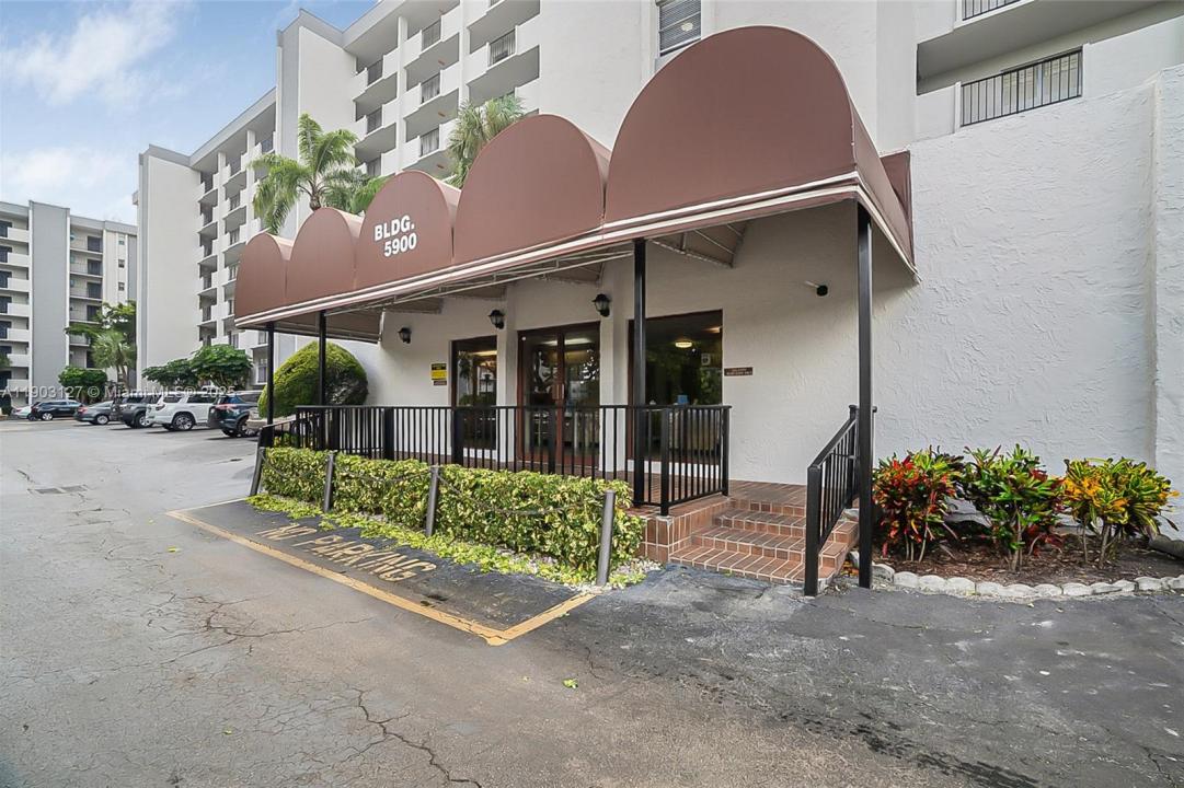 5900 NW 44th St 202, Lauderhill, 佛羅里達州 33319, 美國