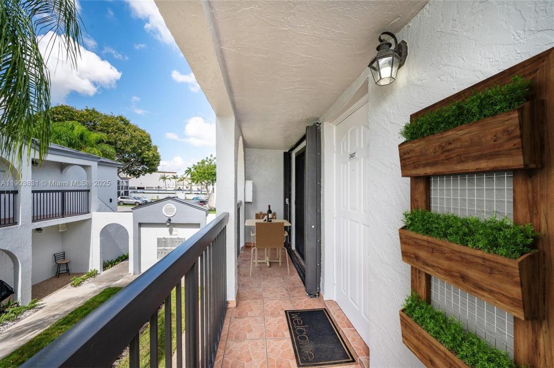 18310 Mediterranean Blvd 2407, Hialeah, Florida 33015, Estados Unidos