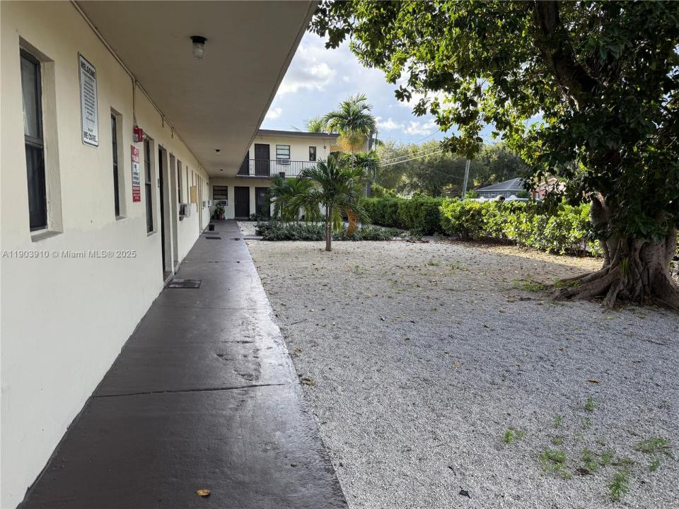 3330 NW 48th Ter 215, Miami, 佛羅里達州 33142, 美國