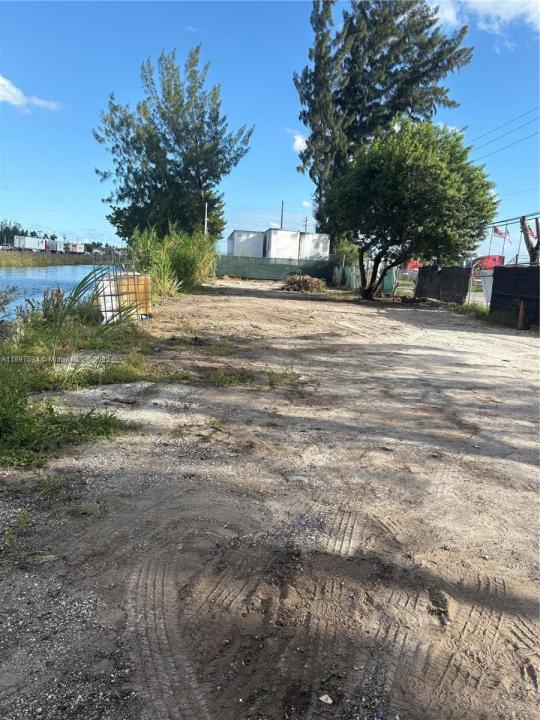 NW South River Dr, Medley, Florida 33178, Estados Unidos