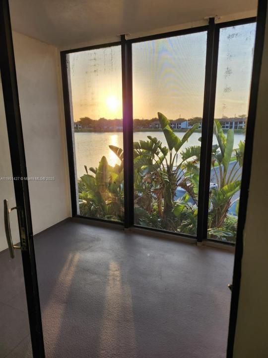 212 Lake Pointe Dr 211, Oakland Park, Флорида 33309, Соединенные Штаты