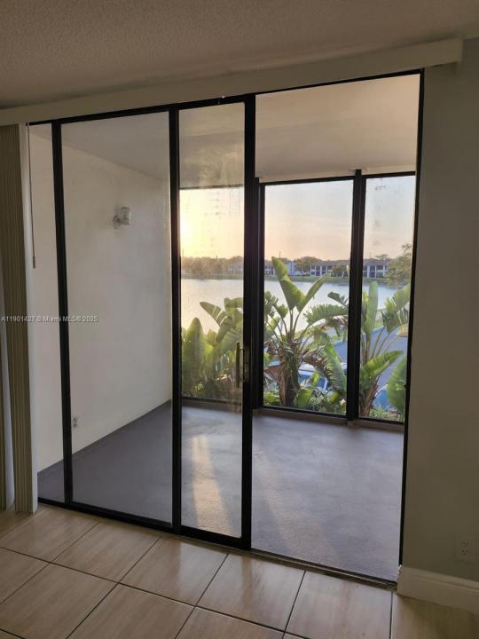 212 Lake Pointe Dr 211, Oakland Park, Флорида 33309, Соединенные Штаты