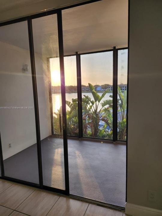 212 Lake Pointe Dr 211, Oakland Park, Флорида 33309, Соединенные Штаты