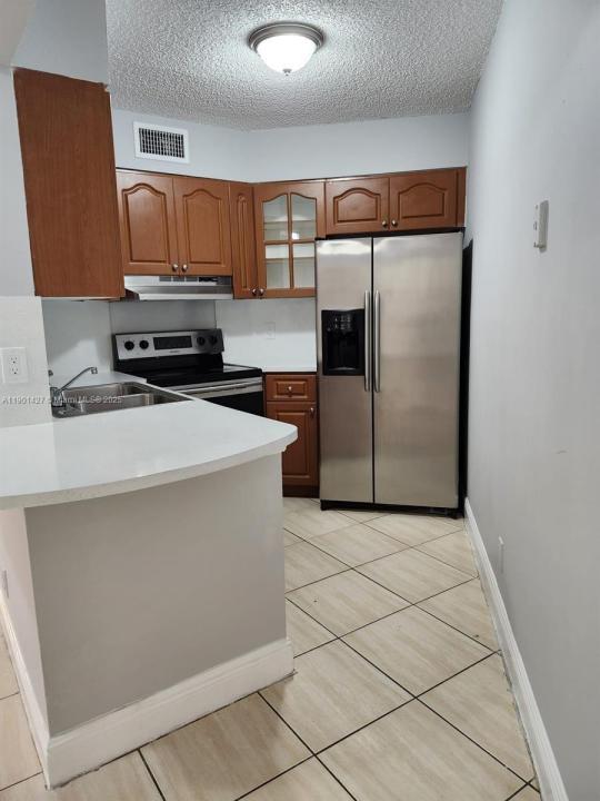 212 Lake Pointe Dr 211, Oakland Park, Флорида 33309, Соединенные Штаты