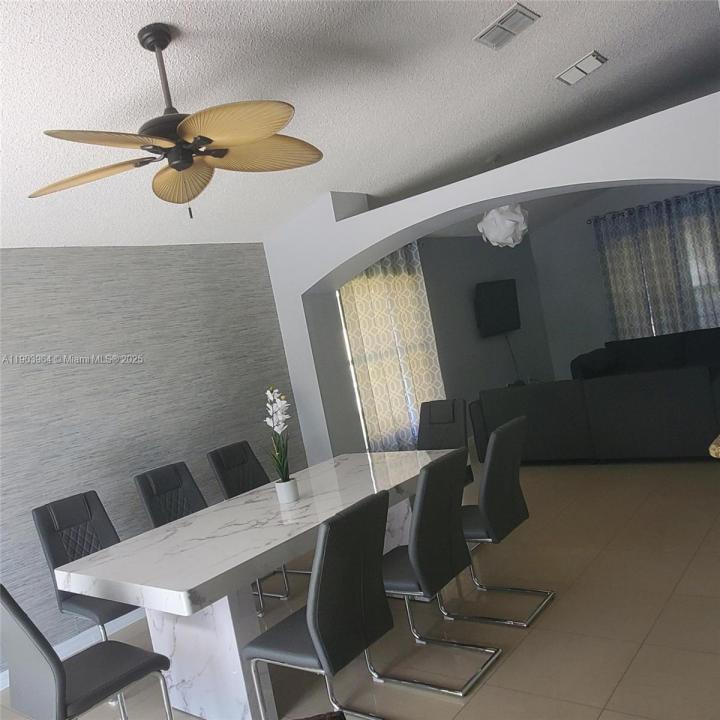 2505 Hybrid Ct, Kissimmee, Florida 34758, Estados Unidos