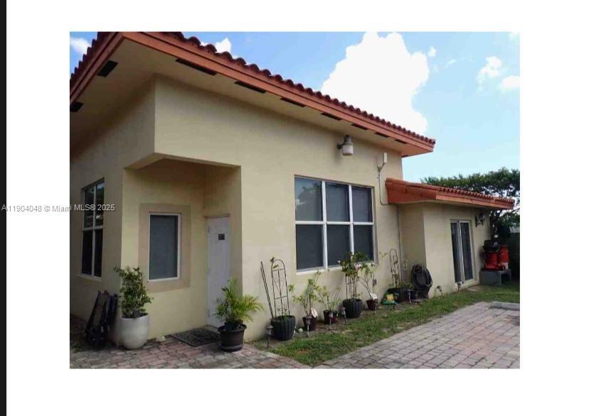 2577 NE 184th Ter 0, North Miami Beach, Floride 33160, États-Unis