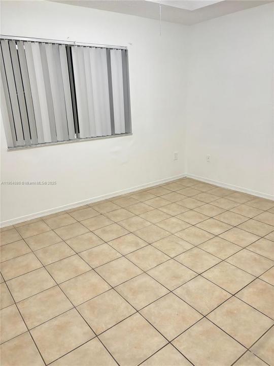 300 NW 114th Ave 2-102, Sweetwater, Flórida 33172, Estados Unidos