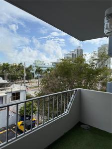 528 Meridian Ave 404, Miami Beach, Florida 33139, USA