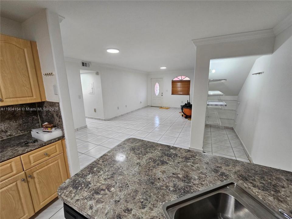 10915 W Okeechobee Rd 102, Hialeah Gardens, Florida 33018, Estados Unidos