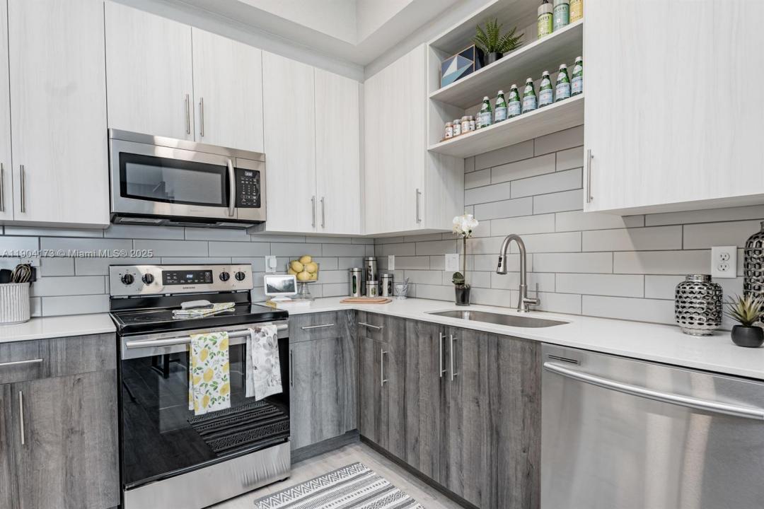 9281 NW 57TH STREET 405, Tamarac, Florida 33351, Stati Uniti