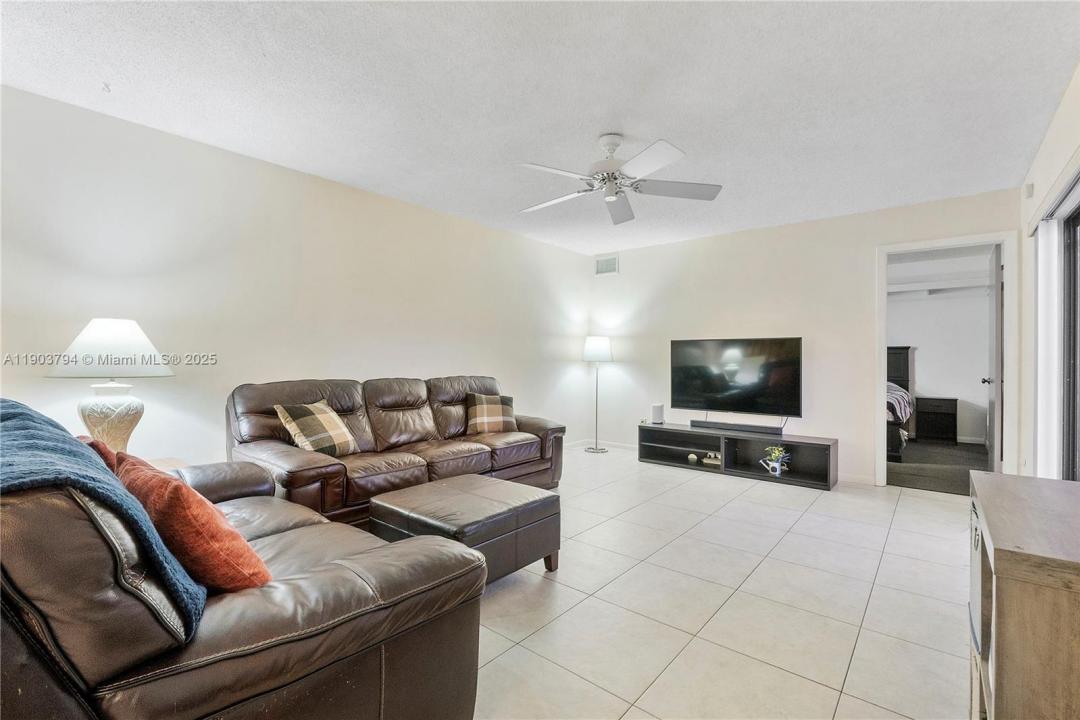 5924 NW 54th Ln, Tamarac, Florida 33319, Estados Unidos
