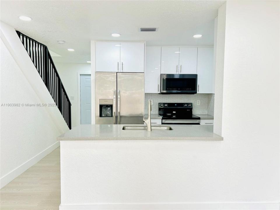 3639 W 11th Ave 10, Hialeah, 플로리다 33012, 미국