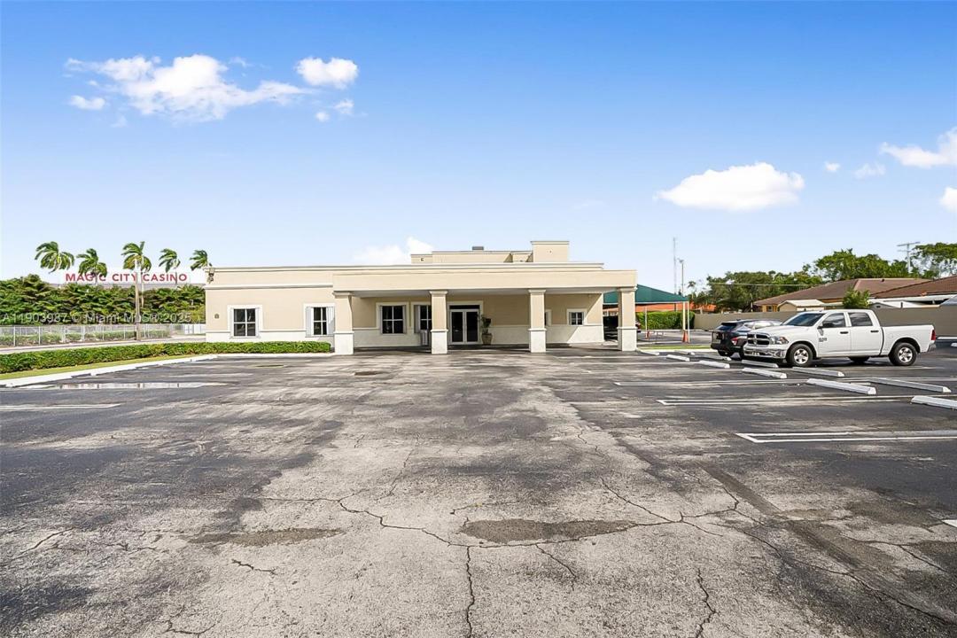 291 NW 37th Ave, Miami, Floryda 33125, USA
