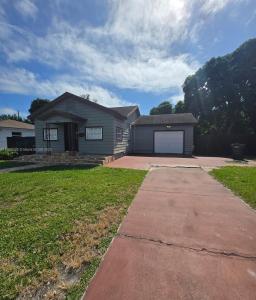 2420 Jackson St H, Hollywood, Florida 33020, USA