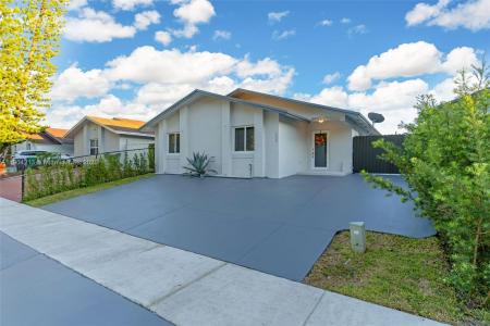 12006 SW 210th Ter, Miami, Florida 33177, USA