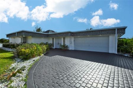 5602 White Cedar Ln, Tamarac, Florida 33319, USA