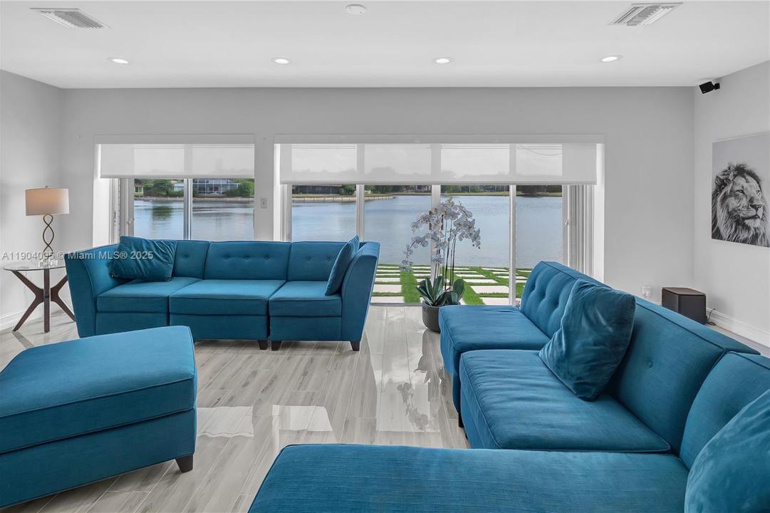 5602 White Cedar Ln 5602, Tamarac, Florida 33319, Amerika Birleşik Devletleri