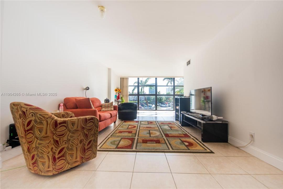 200 Leslie Dr 214, Hallandale Beach, Florida 33009, Stati Uniti