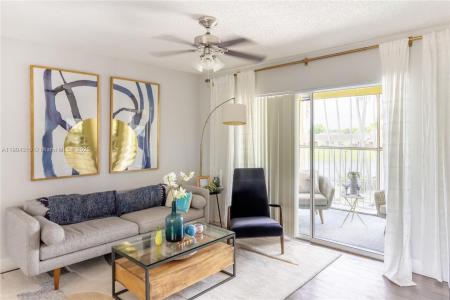 17200 NW 64th Ave 20-207, Miami Lakes, Florida 33015, USA