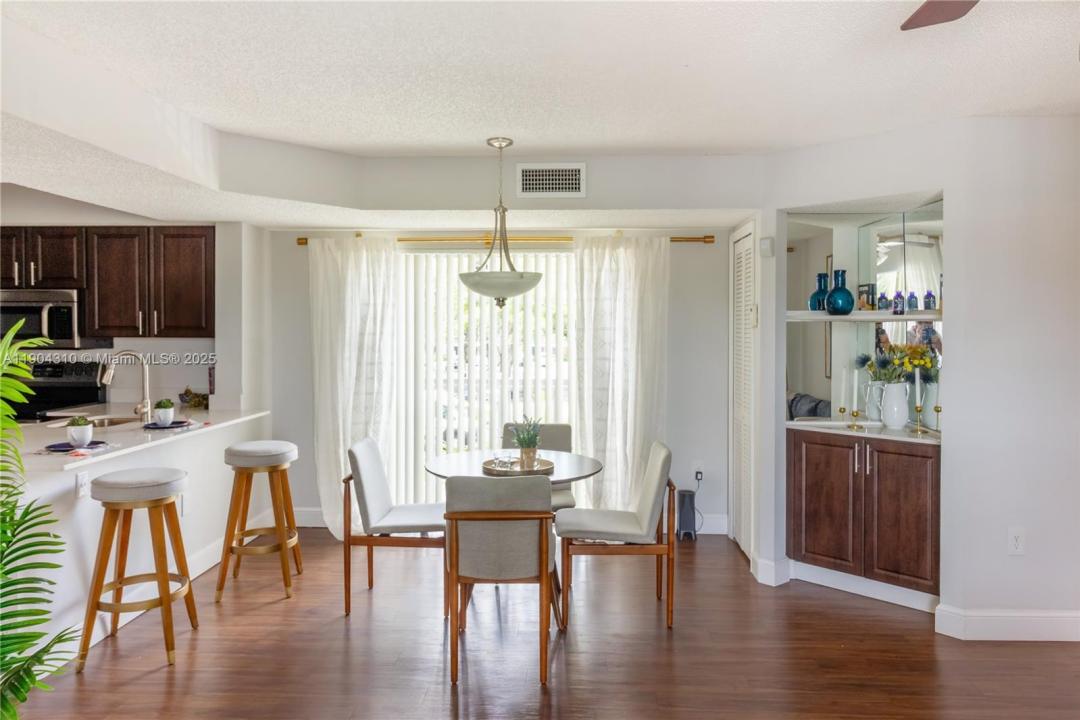 17200 NW 64th Ave 20-207, Miami Lakes, Flórida 33015, Estados Unidos