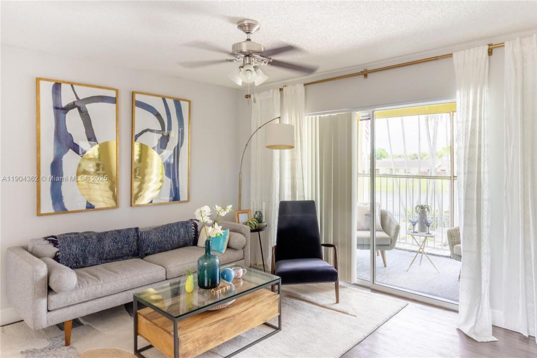 17200 NW 64th Ave 22-110, Miami Lakes, フロリダ 33015, アメリカ合衆国