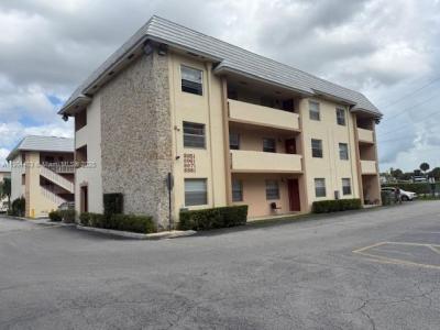 8951 SW 72nd St 328, Miami, Florida 33173, USA