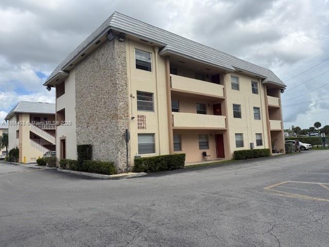 8951 SW 72nd St 328, Miami, Флорида 33173, Соединенные Штаты