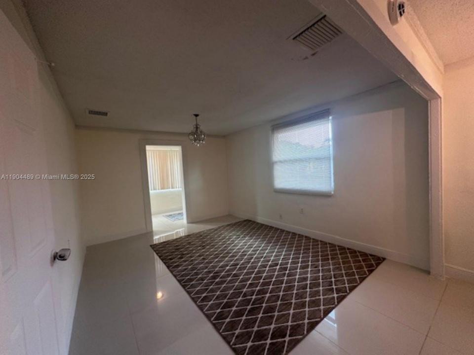 2898 NW 6th Ct, Fort Lauderdale, Florida 33311, USA