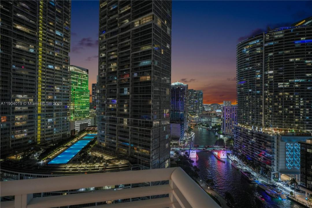 901 Brickell Key Blvd 2804, Miami, Флорида 33131, Соединенные Штаты