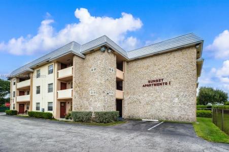 8951 SW 72nd St 337, Miami, Florida 33173, USA