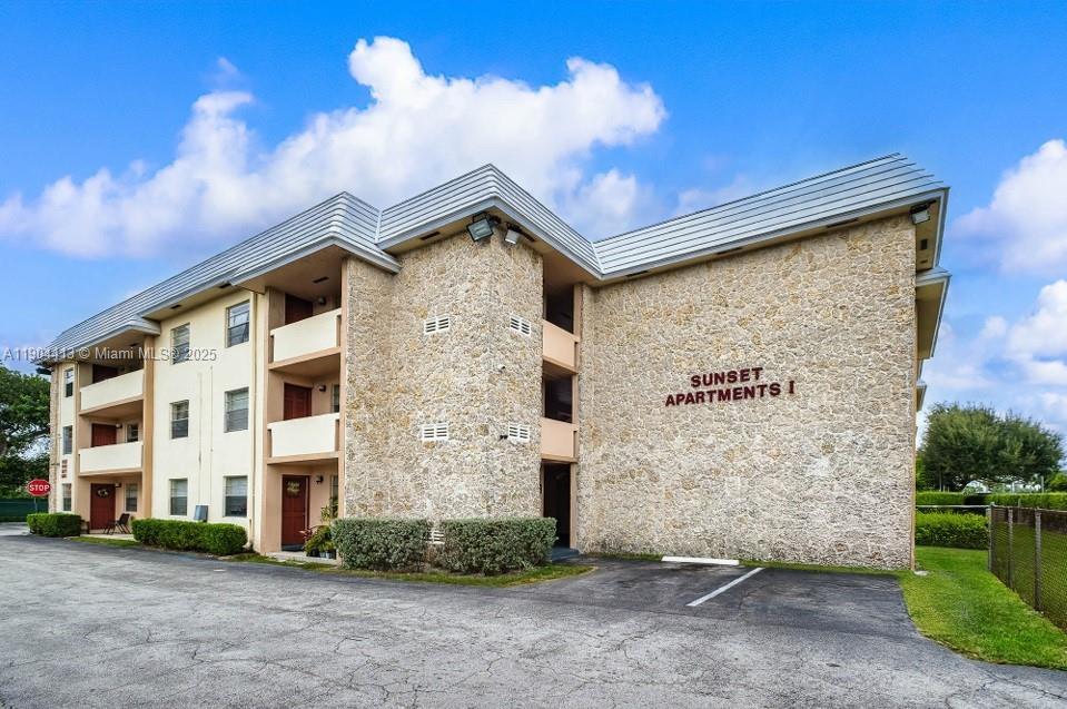 8951 SW 72nd St 337, Miami, Flórida 33173, Estados Unidos