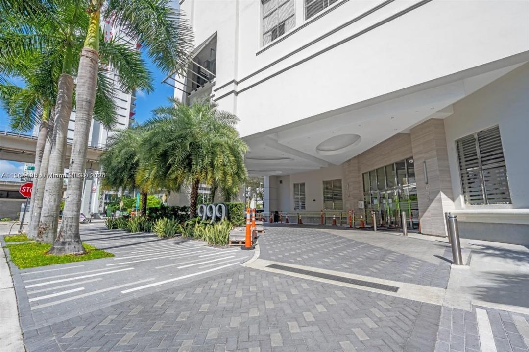 999 SW 1st Ave 1915, Miami, Florida 33130