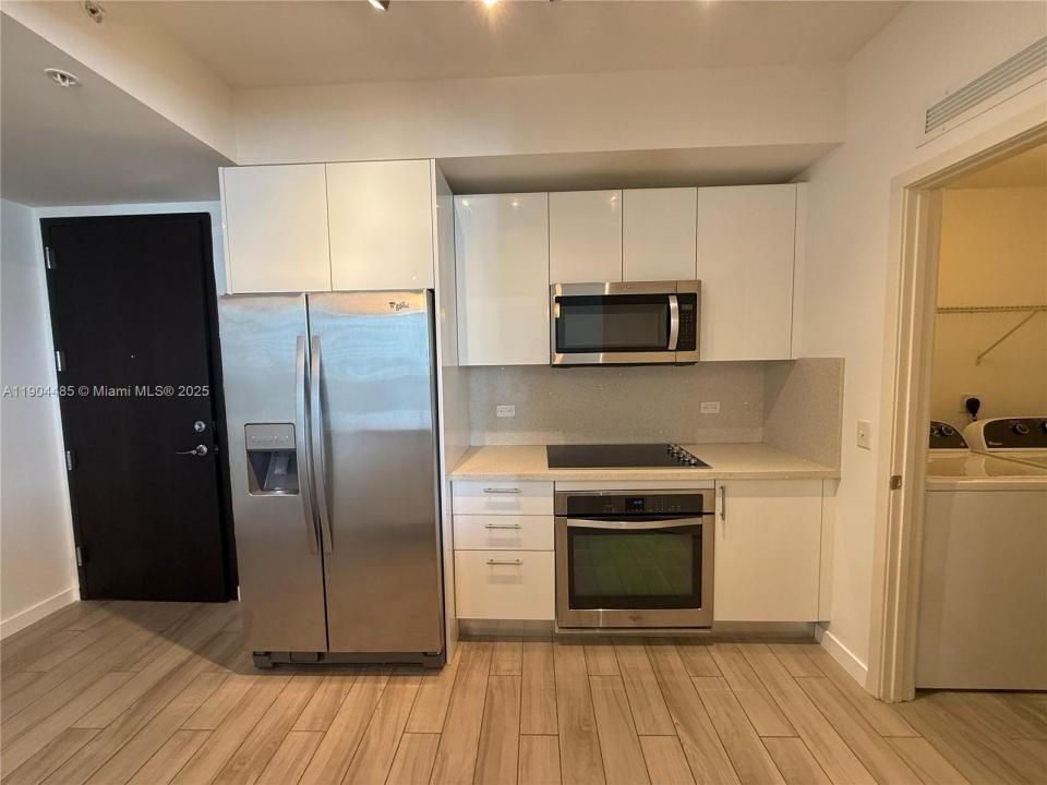 999 SW 1st Ave 1915, Miami, Florida 33130