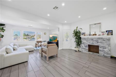 S Magnolia Avenue, 安大略省, 加利福尼亚州 91762, 美国