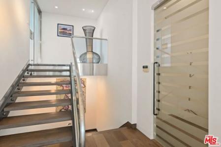 Ocean Avenue, Santa Monica, California 90402