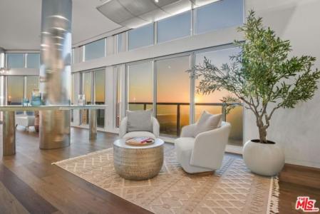 Ocean Avenue, Santa Monica, California 90402