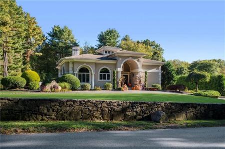 55 Wilbur Road, Lincoln, RI 02865, USA