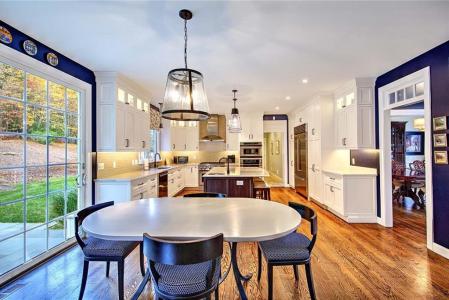 10 McPartland Way, East Greenwich, Rhode Island 02818, USA