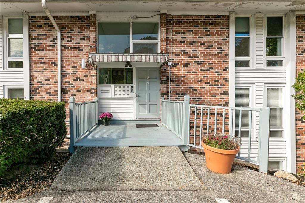 345 Main Road 204, Tiverton, Rhode Island 02878, USA