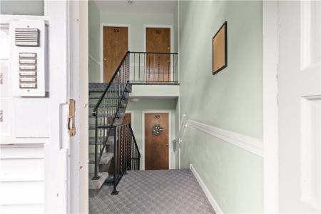 345 Main Road 204, Tiverton, Rhode Island 02878, USA