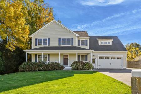 13 Vanderbilt Lane, Portsmouth, RI 02871, USA