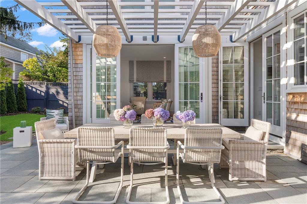 81 Roseneath Avenue, Newport, Rhode Island 02840