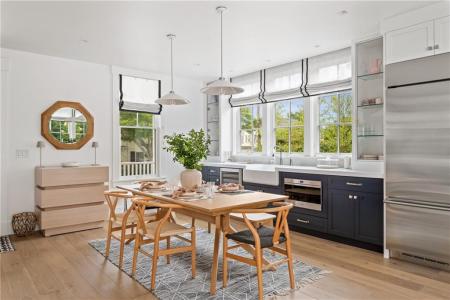 81 Roseneath Avenue, Newport, Rhode Island 02840