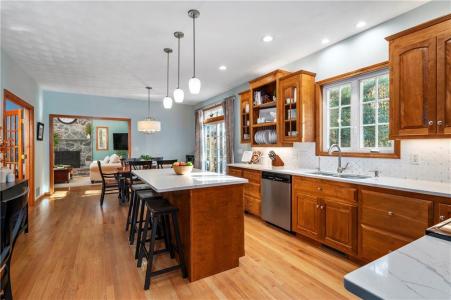 15 Leonard Drive, North Smithfield, Rhode Island 02896