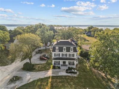 2967 East Main Road, Portsmouth, Rhode Island 02871