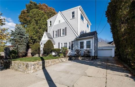 81 Gentian Avenue, Providence, Род Айленд 02908, Соединенные Штаты